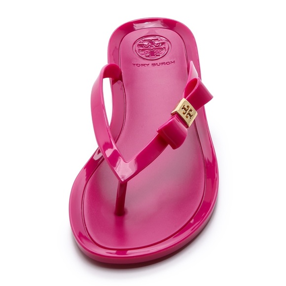 pink jelly flip flops